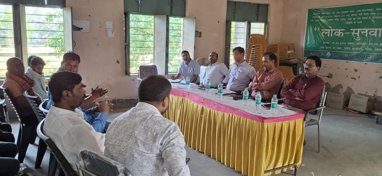 Gaya News :नये बालू घाटों के लिए लोक सुनवाई में गांववालों ने उठाये कई सवाल