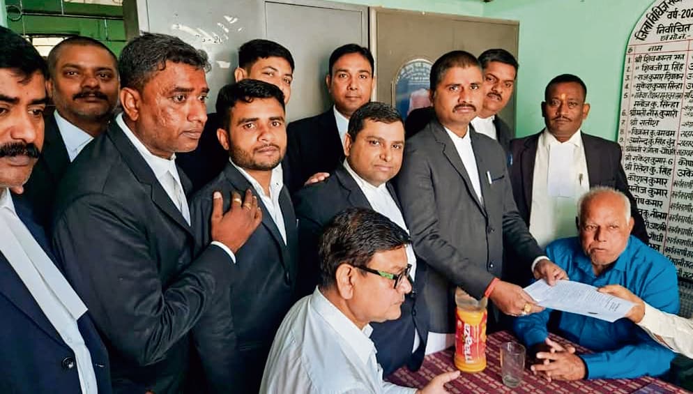 hajipur news. शुरू हुई जिला विधिज्ञ संघ की चुनाव प्रक्रिया, पहले दिन 52 उम्मीदवारों ने किया नामांकन