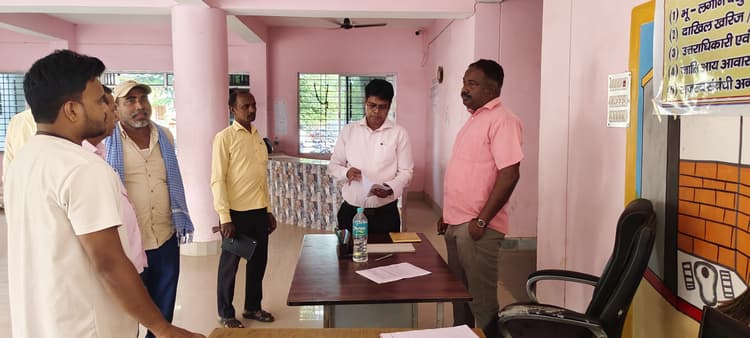 विशेष राजस्व शिविर शिविर में 25 आवेदनों का हुआ निष्पादन