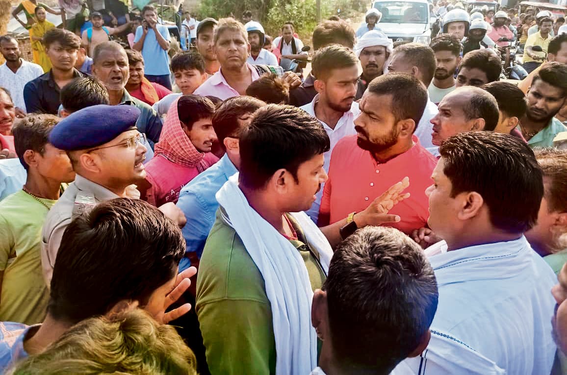 तेज रफ्तार बाइक की टक्कर से बुजुर्ग की मौत