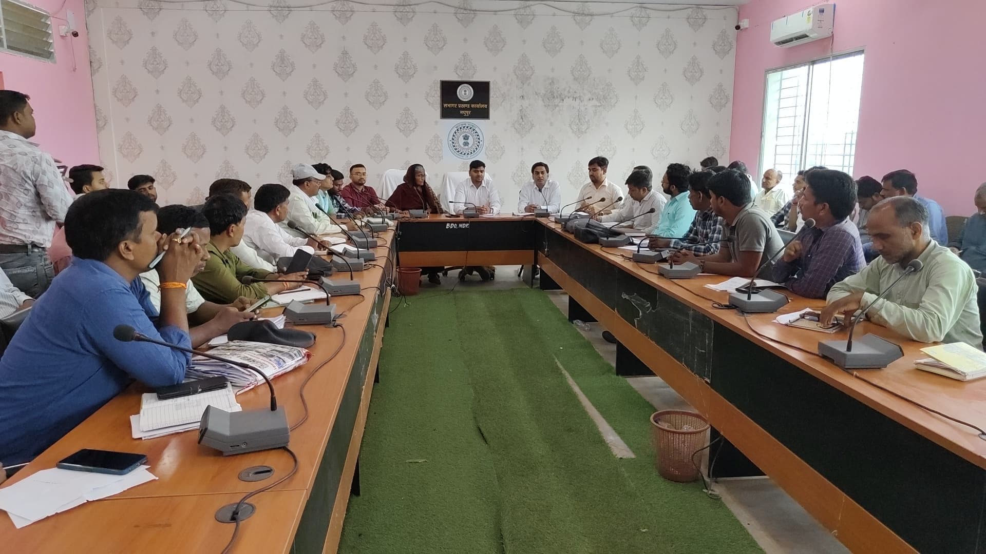 गांव को मॉडल बनाने में सभी विभागों  का भूमिका अहम : बीडीओ