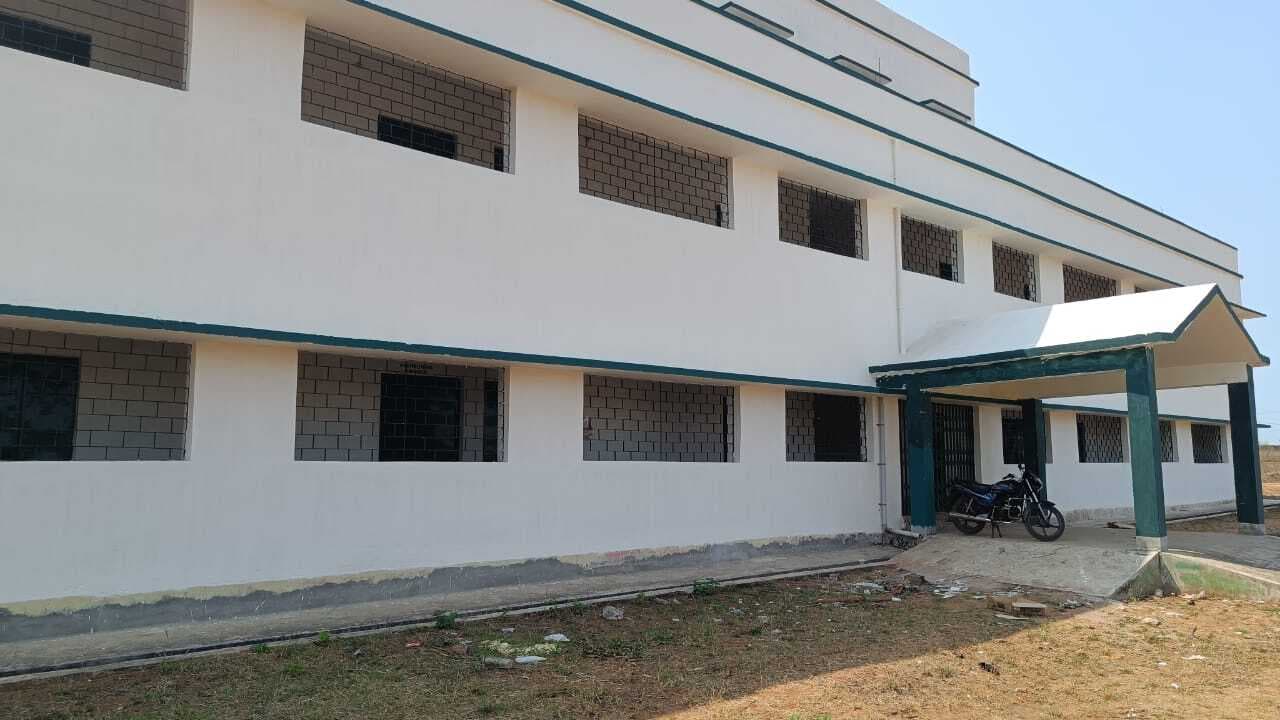 East Singbhum News : बहरागोड़ा मॉडल स्कूल का भवन बनकर तैयार, अब शुरू होने का इंतजार