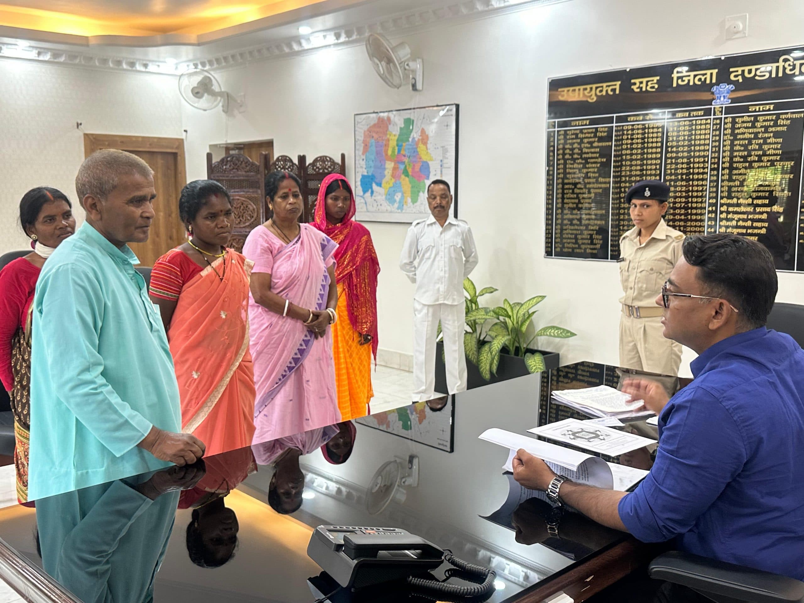 जनता दरबार में डीसी ने सुनीं लोगों की समस्याएं, त्वरित समाधान का निर्देश