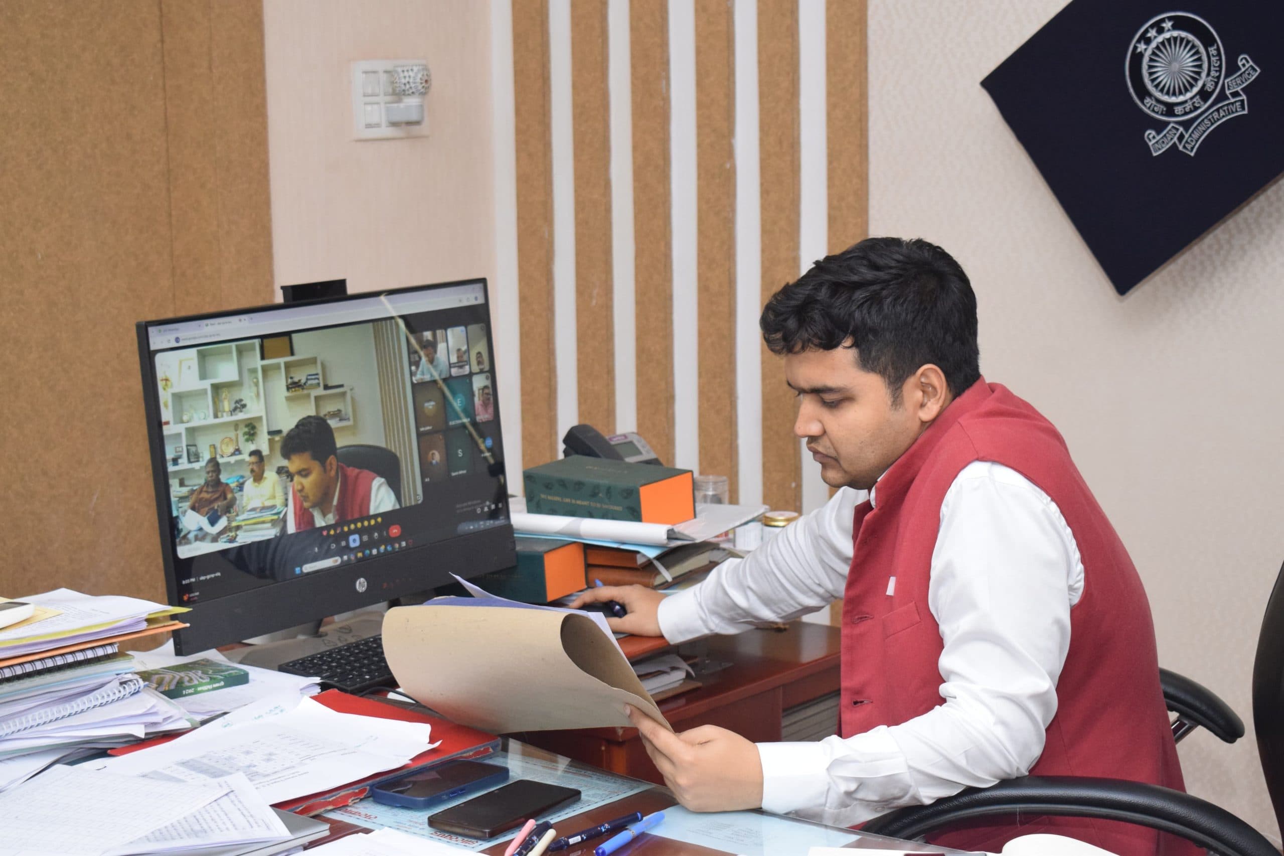 डिजिटाइजेशन के कार्यों में तेजी लाने का निर्देश