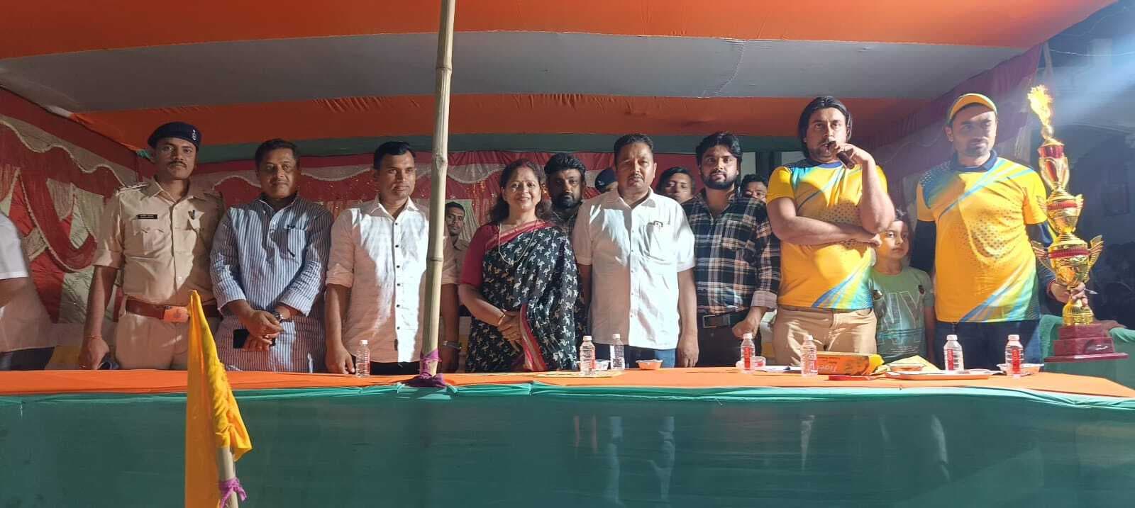 Motihari: जान खान रॉयल-11 ने उत्तरी जिरात गाछी टोला वारियर्स को हराया