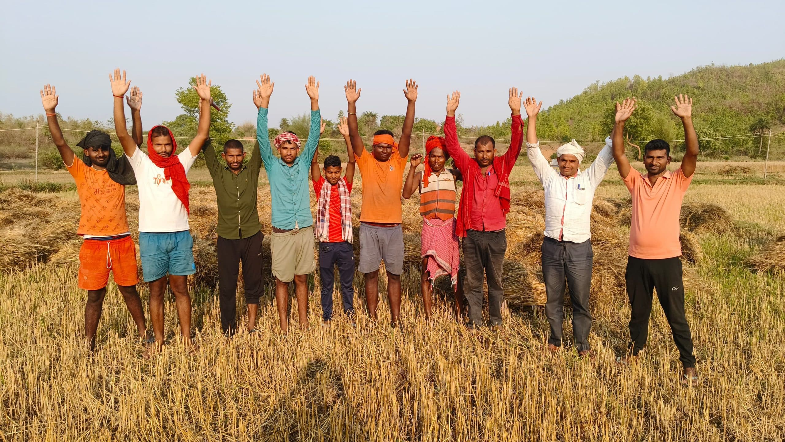 बर्बाद हुई फसल की मुआवजा को लेकर किसानों ने जिला प्रशासन से किया मांग