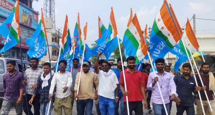 केंद्र की मोदी सरकार ने देश में लागू कर दिया है अघोषित आपातकाल