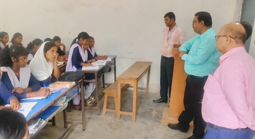 आठवीं उत्तीर्ण बच्चों का नाैवीं में शतप्रतिश कराएं नामांकन