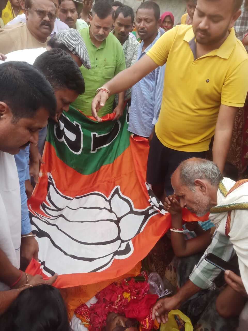 कलानंद बाबू को सांसद प्रतिनिधि ने दी श्रद्धांजलि