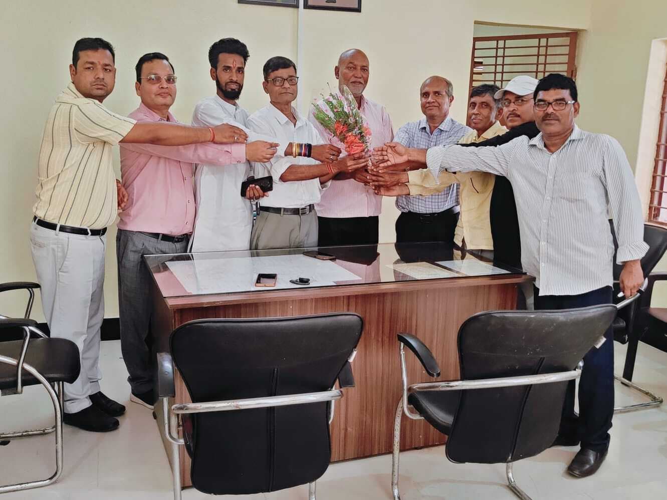 नवनियुक्त प्रधानाध्यापक का किया स्वागत