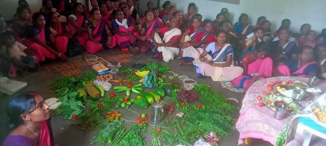 पकवान प्रतियोगिता में सेविका और सहायिका सम्मानित