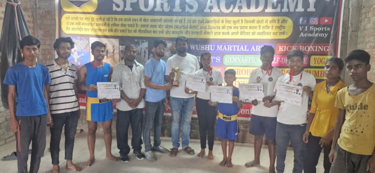 हैंड टू हैंड फाइटिंग स्पोर्ट्स चैंपियनशिप प्रतियोगिता में मधेपुरा को मिला पांच गोल्ड मेडल