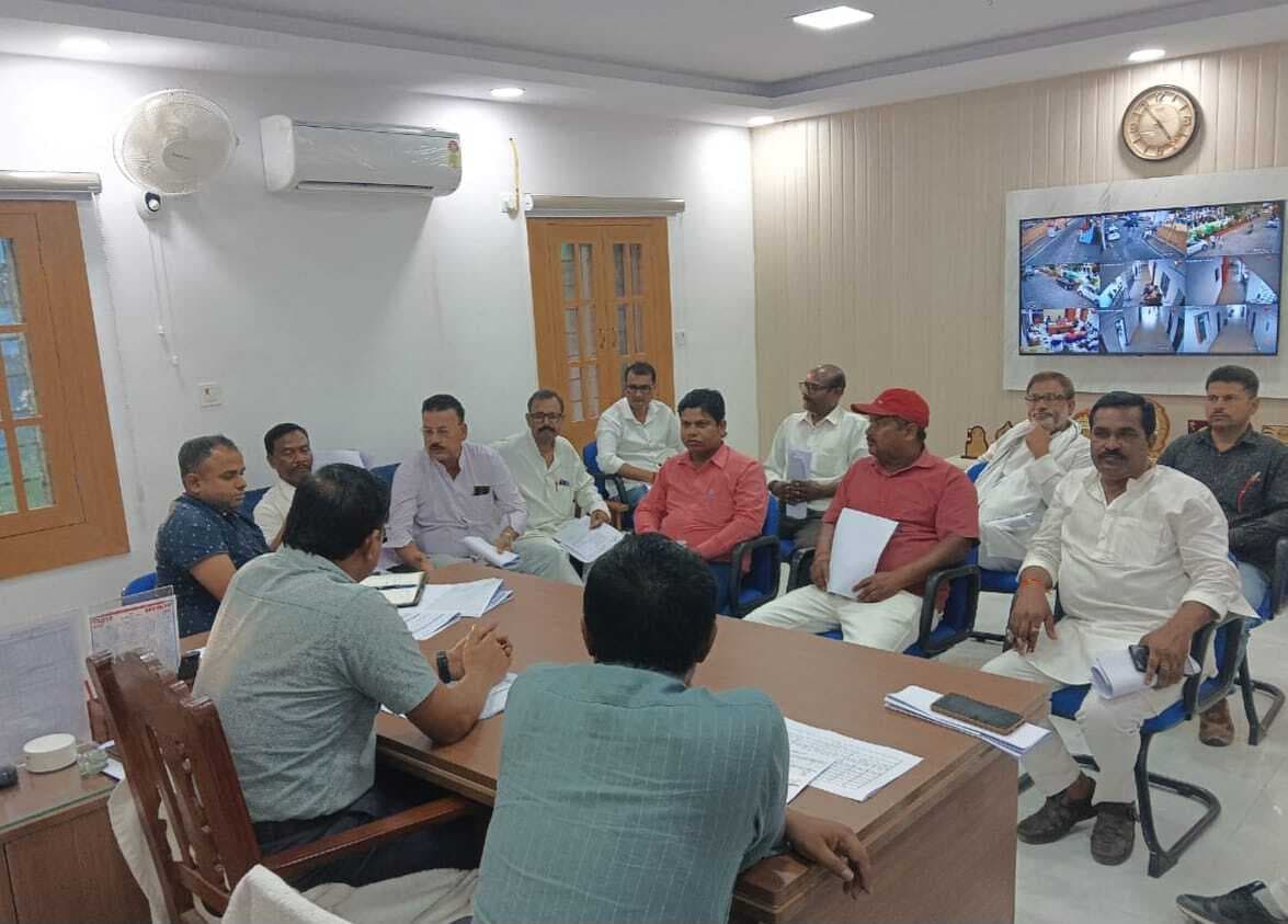 निर्वाचन से संबंधित बैठक आयोजित, सभी राजनीतिक दलों ने दिया सहयोग का आश्वासन