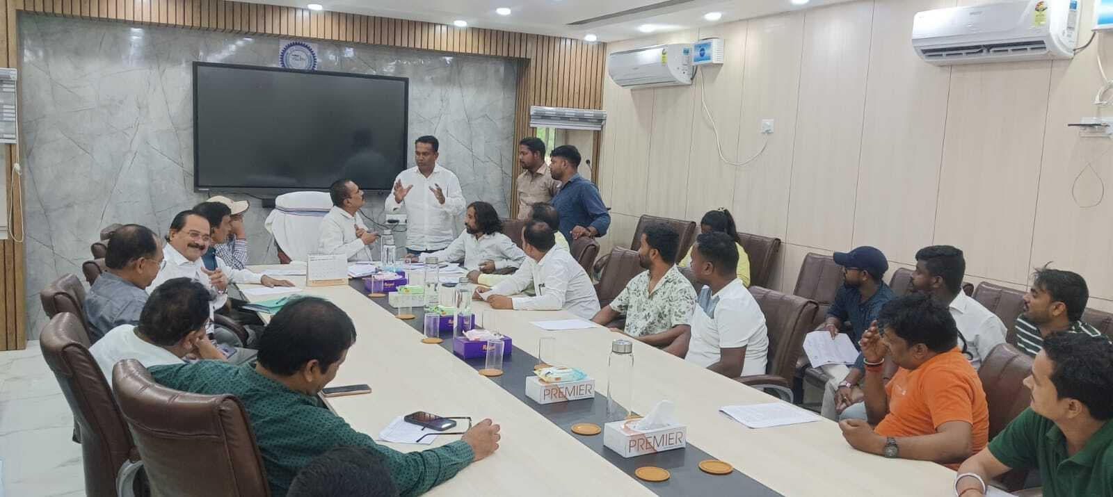 RU News : 170 इंटरकर्मियों के समायोजन पर कॉलेजों के प्राचार्य ने मांगा डिटेल