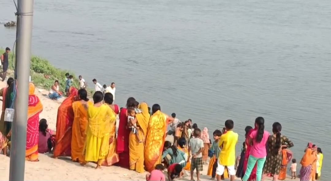 नहाने के क्रम में गंगा नदी में डूबने से महिला की मौत