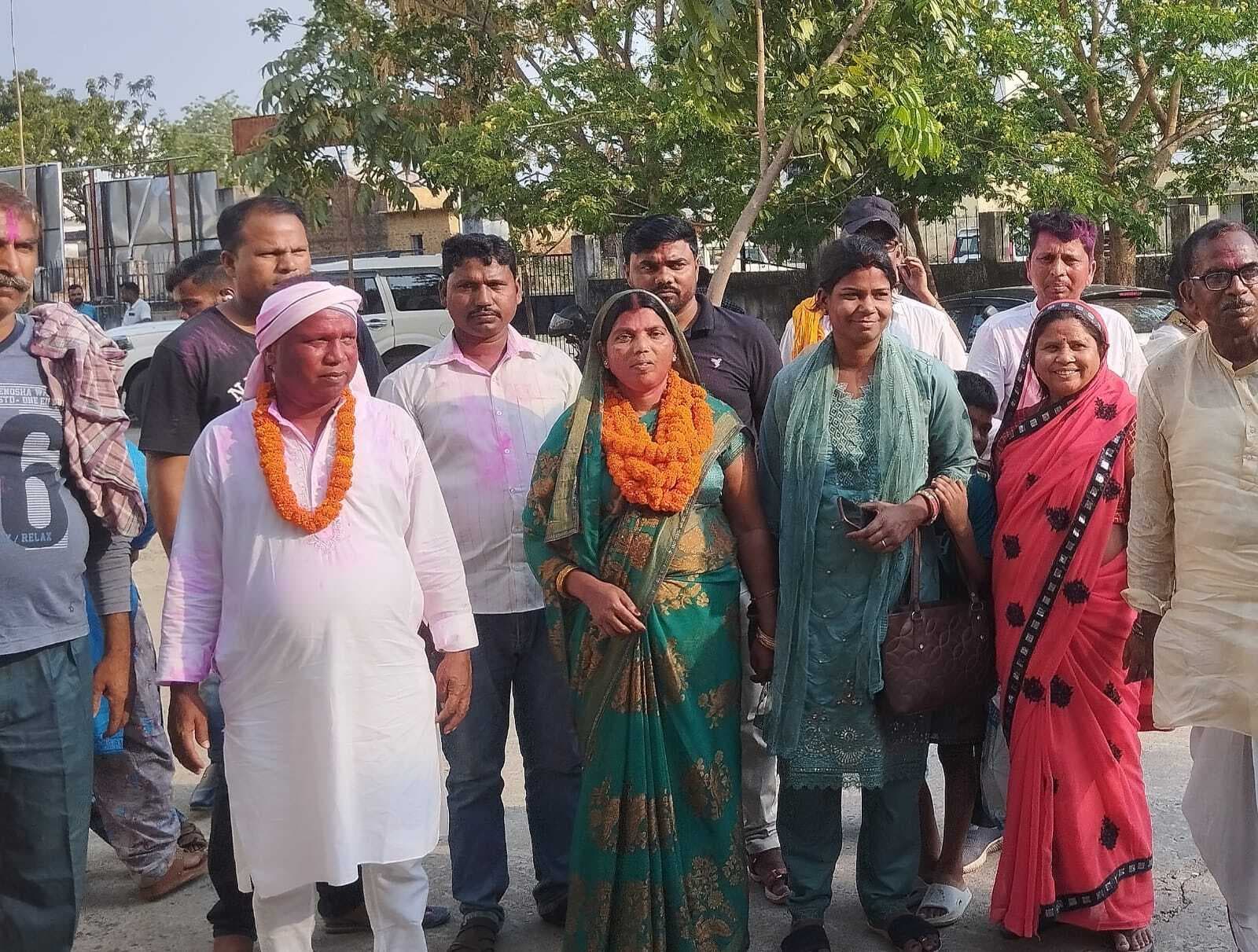 संग्रामपुर प्रखंड प्रमुख पद पर निर्विरोध निर्वाचित हुई रेखा देवी