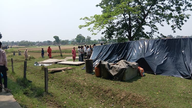 Madhubani : श्मशान घाट में खुले आसमान में रह रहे है बेघर लोग