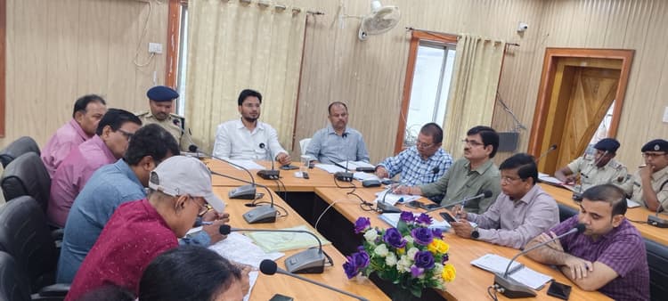 Madhubani : पीएम की यात्रा की तैयारी को ले डीएम ने की समीक्षा