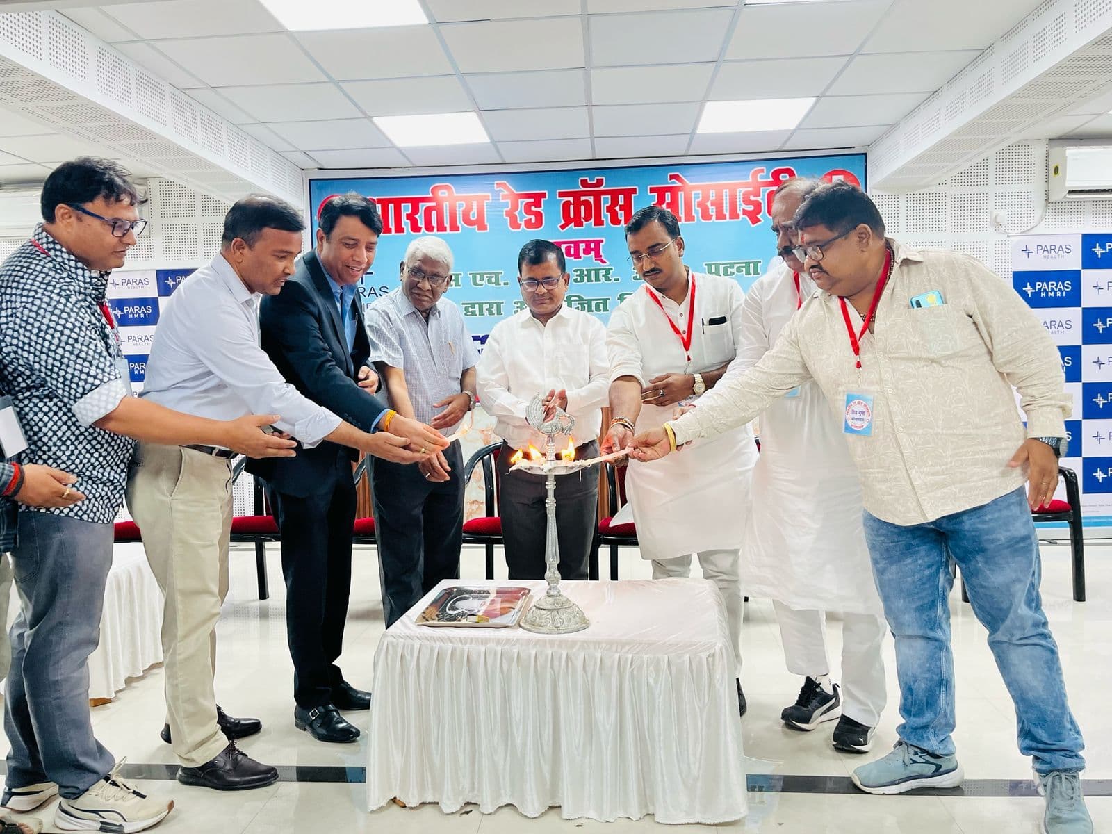 Aurangabad News : जरूरतमंदों की सेवा करना रेडक्रॉस का मूल काम : डीएम