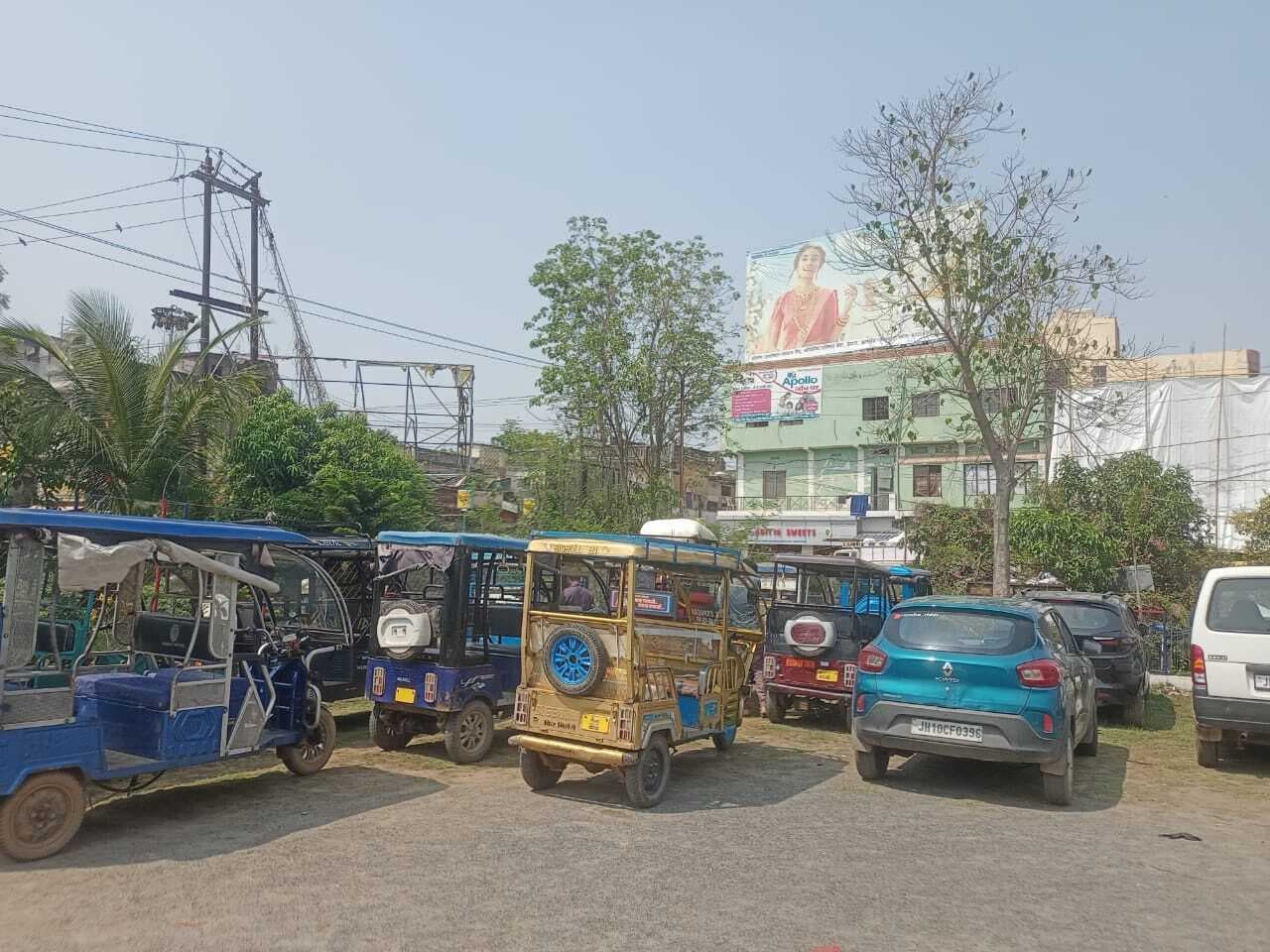 वन-वे का पालन नहीं करने पर दर्जनों वाहनों को किया जब्त