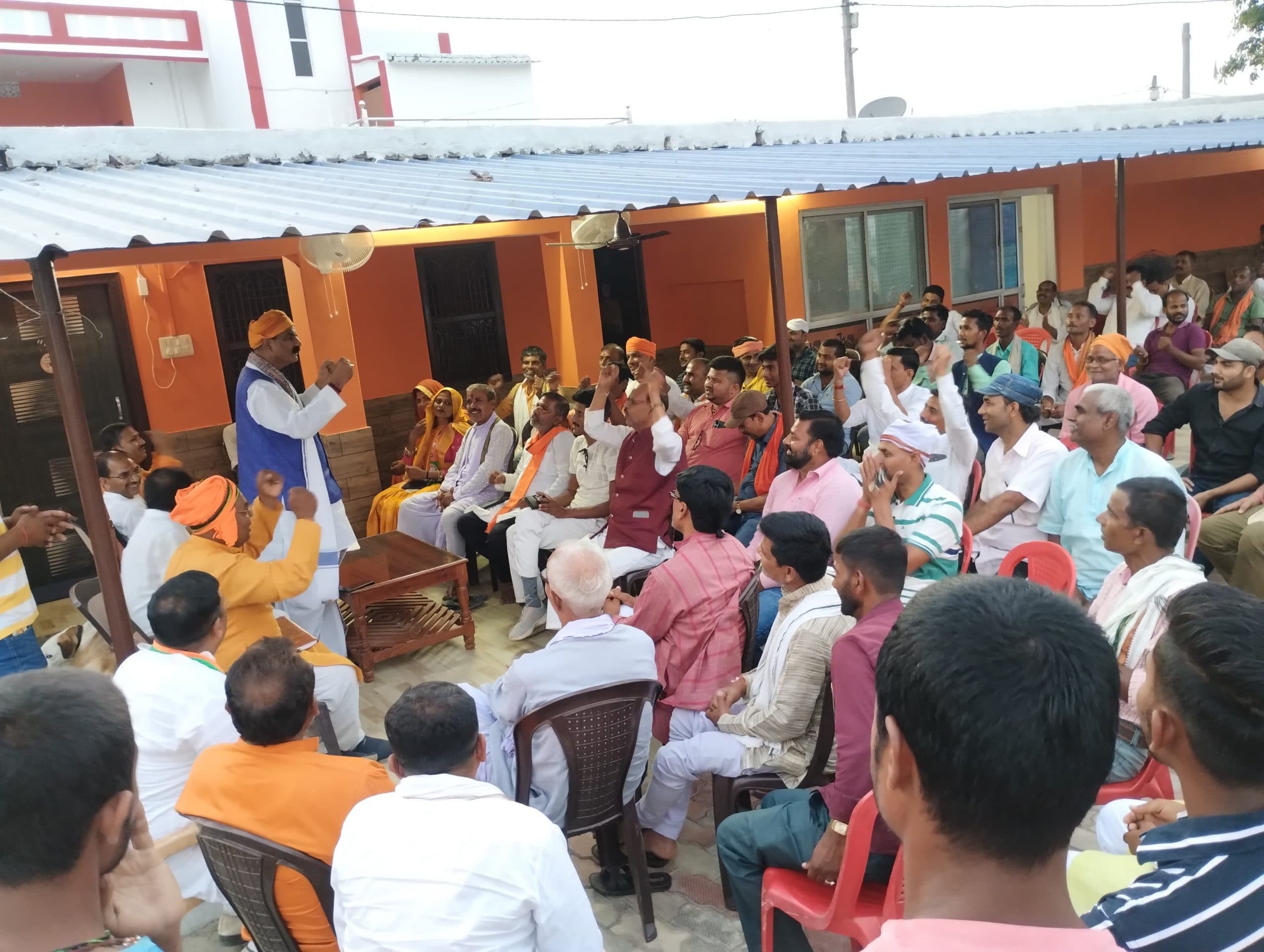 Darbhanga News: पीएम की जनसभा के लिए चल रहा सघन जनसंपर्क अभियान