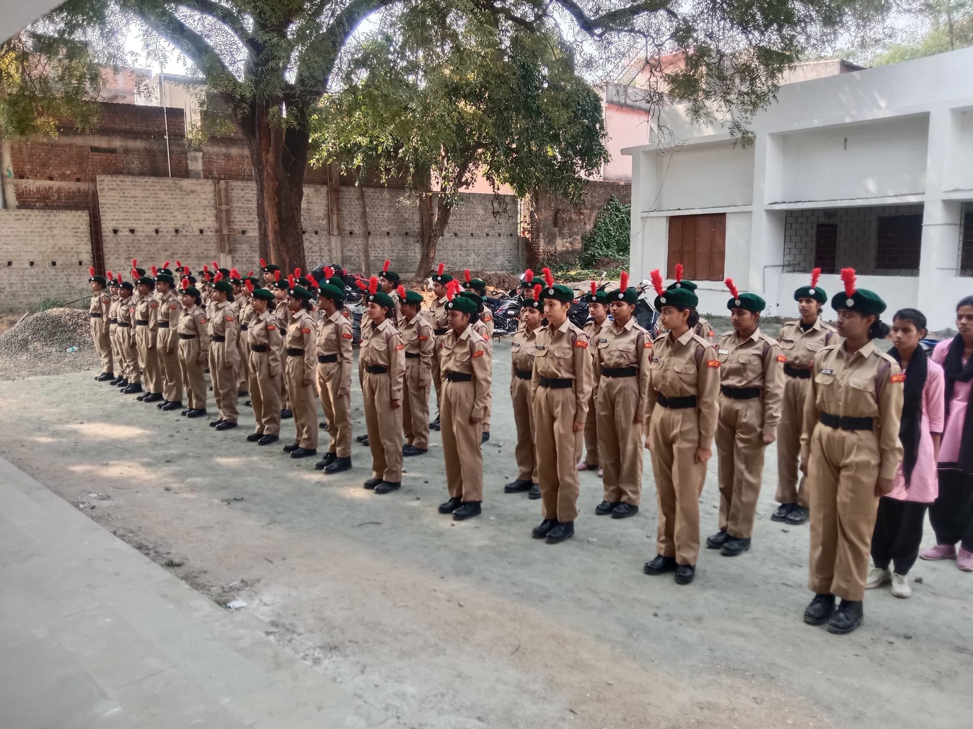 Giridih News :आरके महिला कालेज में एनसीसी की कक्षा शुरू