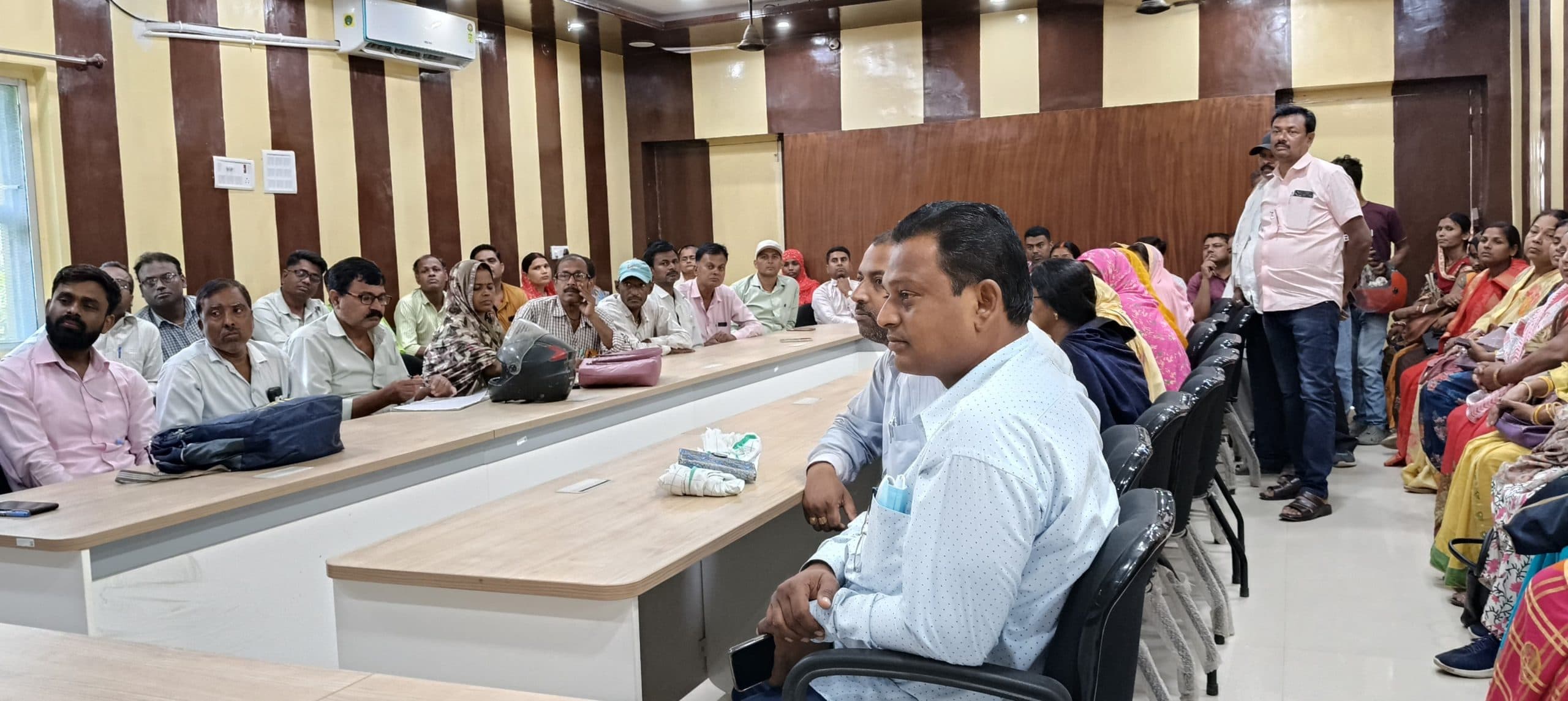 Samastipur News:बूथ स्तरीय बीएलओ को बैठक में मिले कई निर्देश