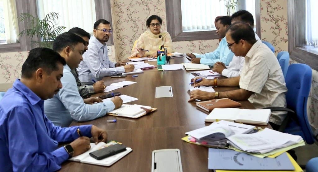 Bokaro News : सीएचसी, एचएससी और बीपीएचयू भवन विभाग को करें हैंडओवर : डीसी
