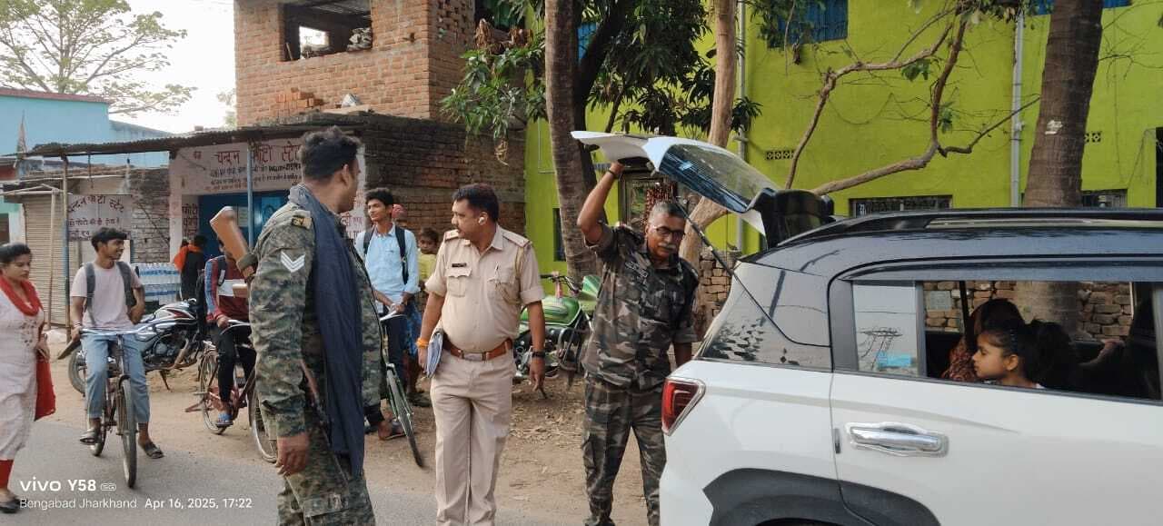 Giridih News :बेंगाबाद पुलिस ने चलाया वाहन जांच अभियान