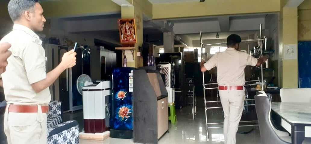 East Singbhum News : वेट्री ट्रेडर्स के संचालक के खिलाफ 60 लोगों ने प्राथमिकी दर्ज करायी