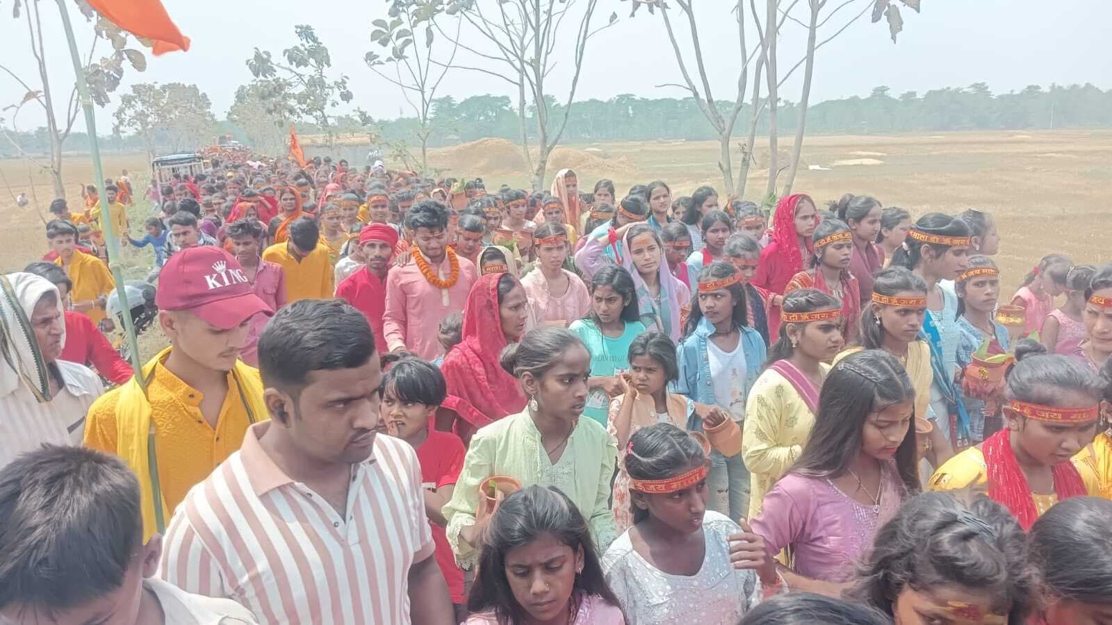 Motihari: 11 दिवसीय श्री रूद्र महायज्ञ को लेकर निकाली गयी शोभायात्रा