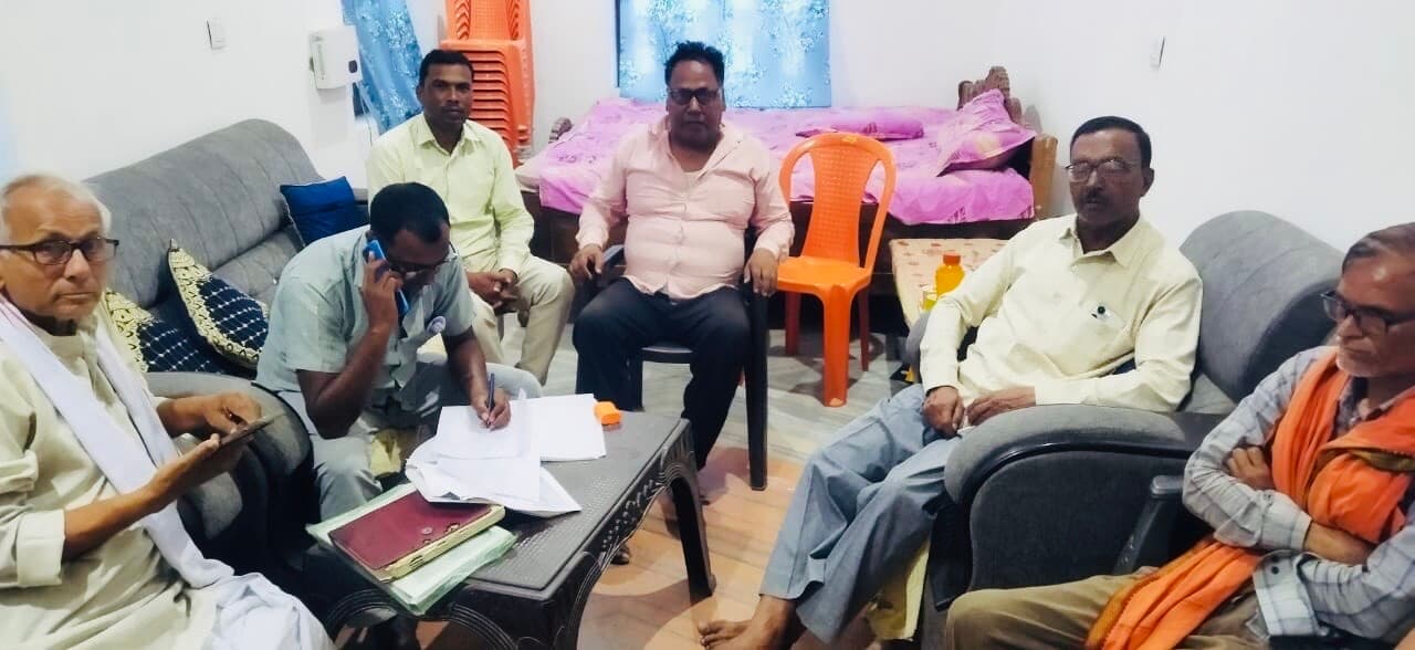 फुलवरिया में डीलरों ने शोषण व अनियमितता के खिलाफ उठायी आवाज