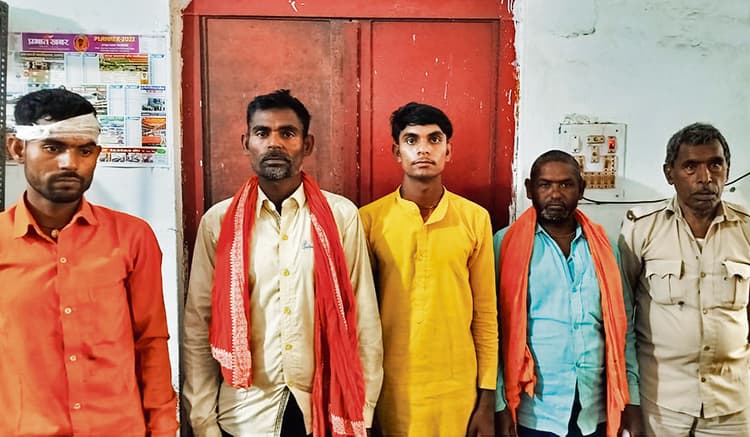 Kaimur News : मदरा गांव में आपसी विवाद को लेकर दो पक्षों में मारपीट