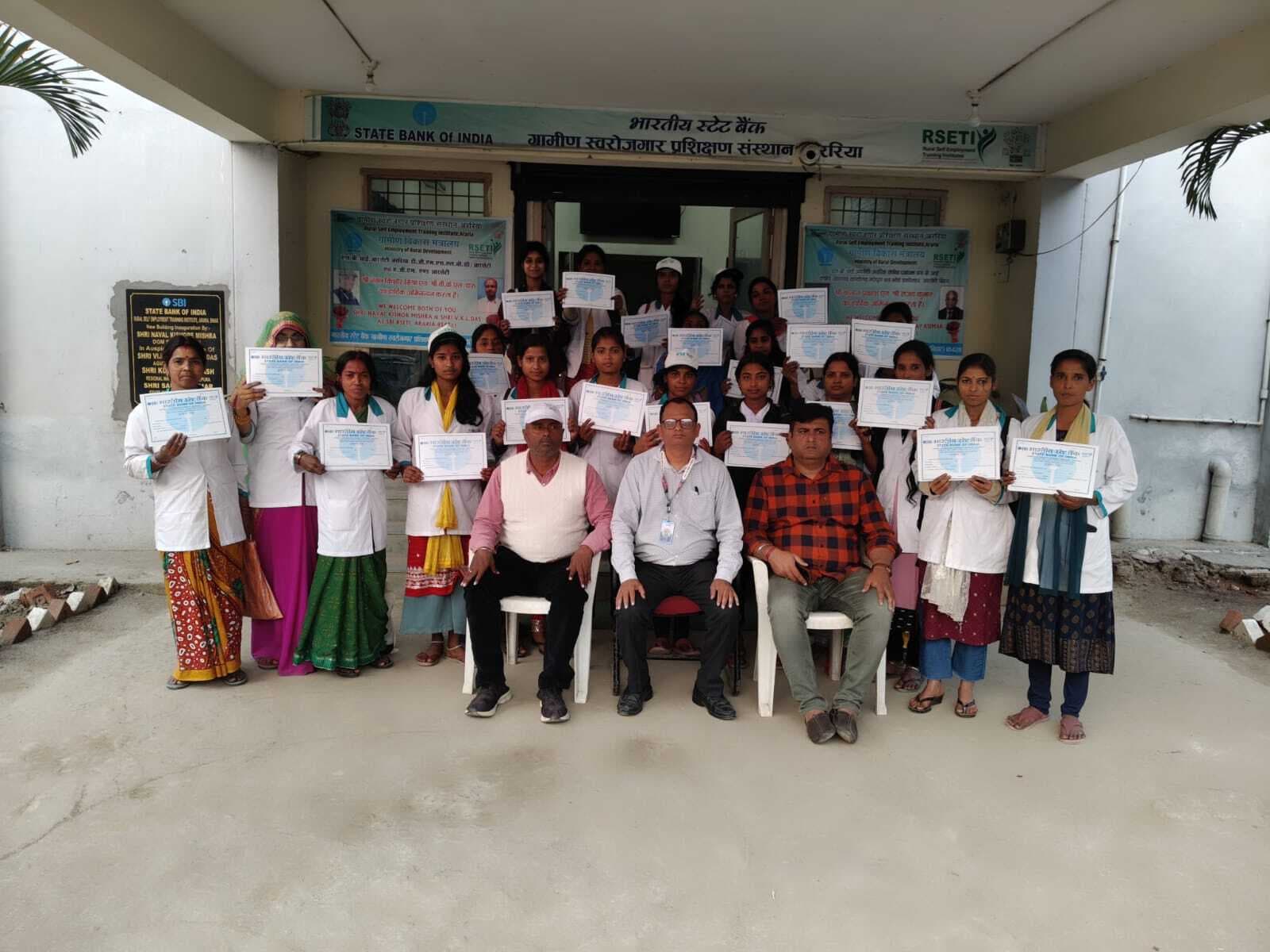 12 दिवसीय अगरबत्ती निर्माण प्रोग्राम का समापन