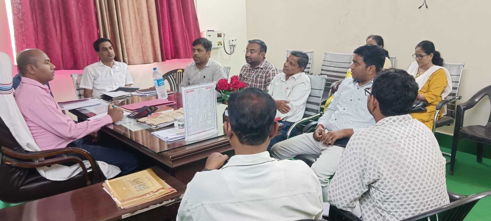 Deoghar news : मॉडल गांव बनाने में 15वें वित्त और मनरेगा का सहयोग जरूरी : कार्यपालक अभियंता