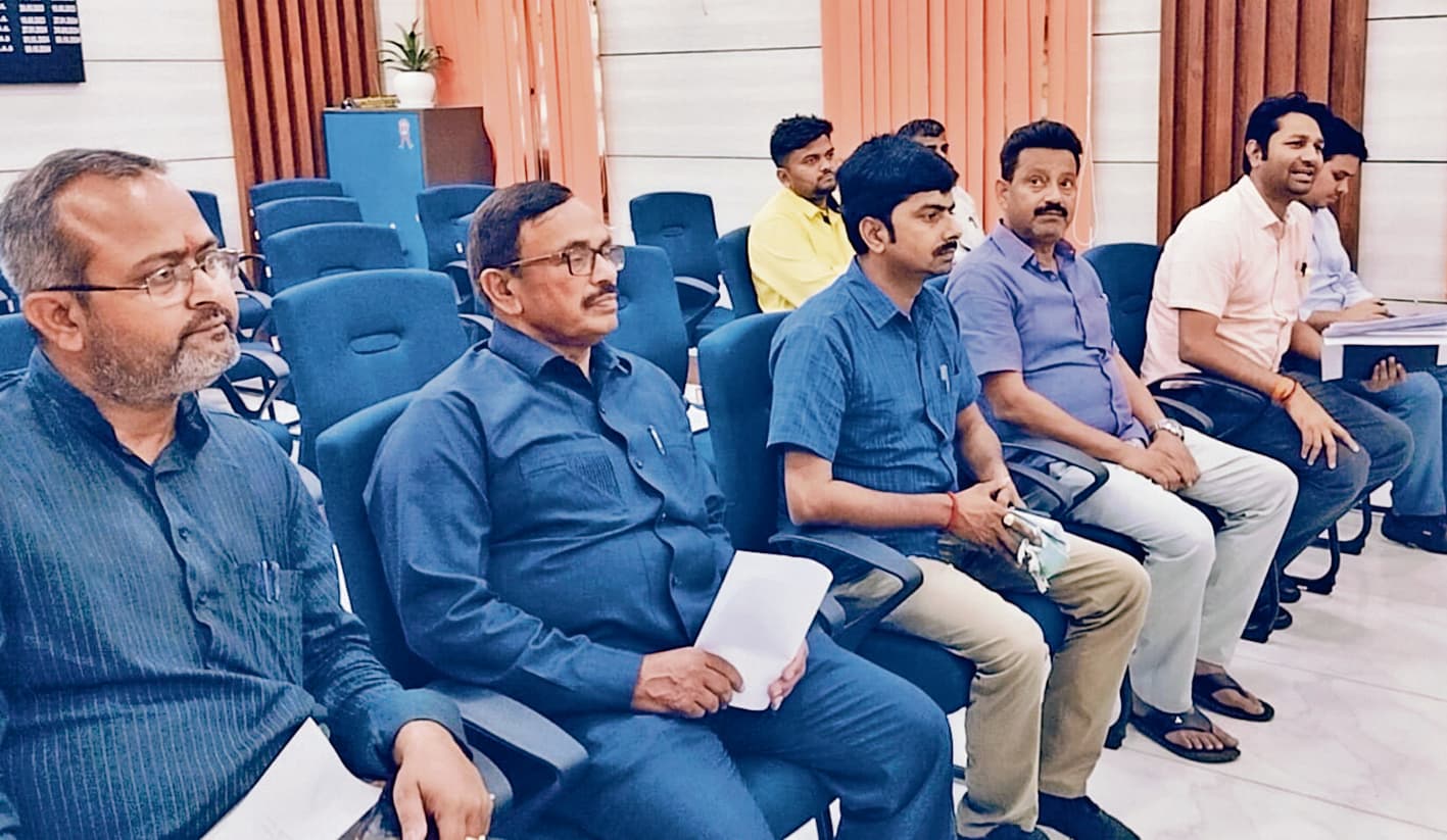 Gopalganj News : बीएलए बनाने से स्वच्छ व निष्पक्ष होगा विधानसभा चुनाव : डीएम