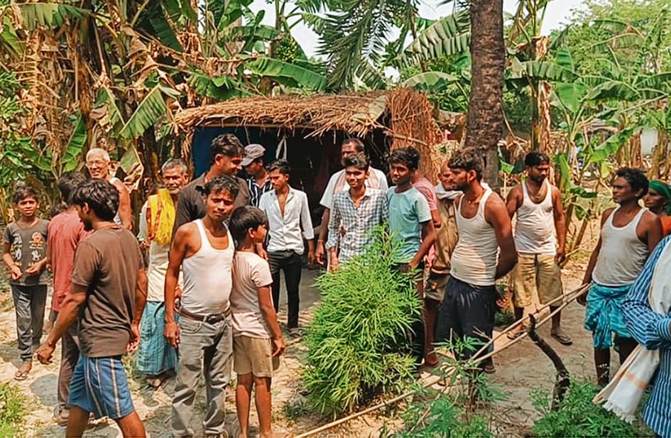 Hajipur News : पति-पत्नी में विवाद के बाद पुलिस की पिटाई से आहत युवक ने खाया जहर, मौत