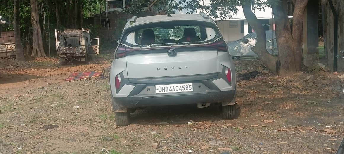 घर में घुसी असंतुलित कार, छह घायल