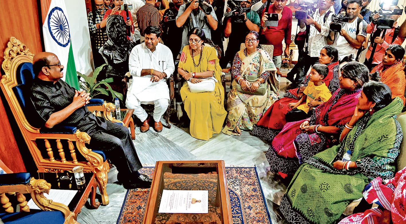 हिंसा पीड़ितों के साथ राज्यपाल से मिले सुकांत