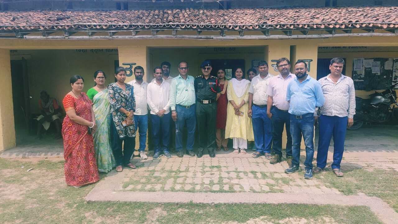 Bhagalpur news नंद कुमार हाई स्कूल नगरह का निरीक्षण करने पहुंचे एनसीसी के कमांडिंग ऑफिसर