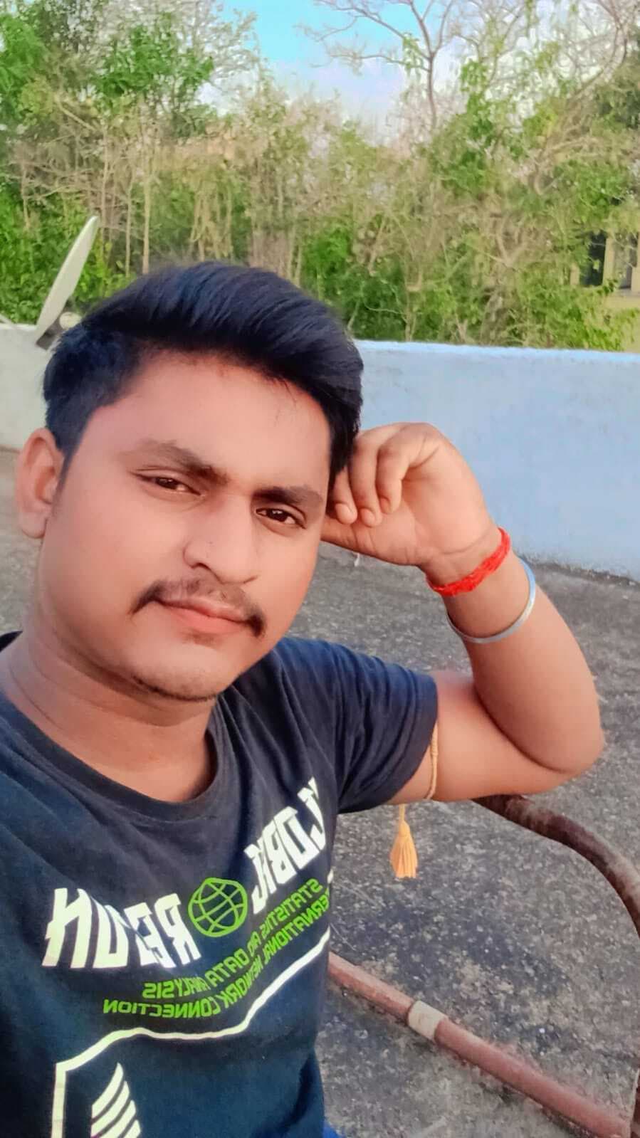 East Singhbhum News : घाटशिला रतन स्वीट्स के कारीगर की मौत, होटल मालिक पर इलाज नहीं कराने का आरोप, परिजनों ने कहा- न एंबुलेंस बुलायी, न डॉक्टर के पास ले गये