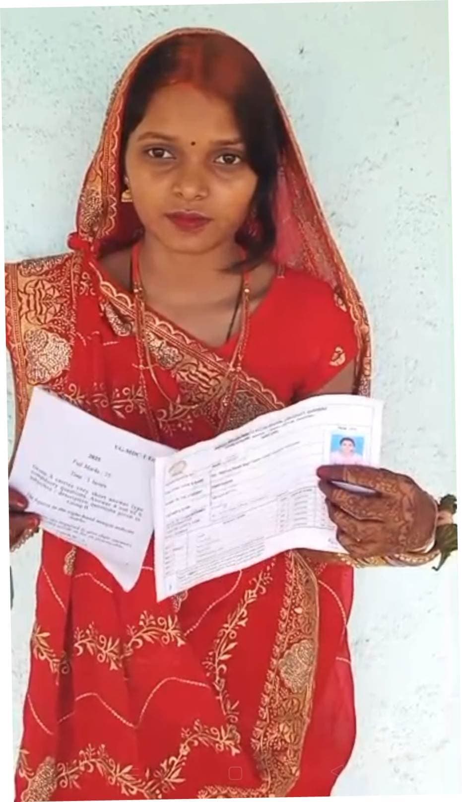 Bokaro News : शादी के बाद परीक्षा देने कॉलेज पहुंची दुल्हन