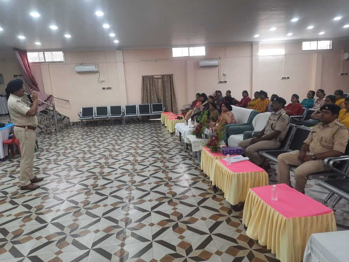 Dhanbad News: डिजिटल युग में सतर्कता ही साइबर ठगी से बचने का उपाय : डीएसपी