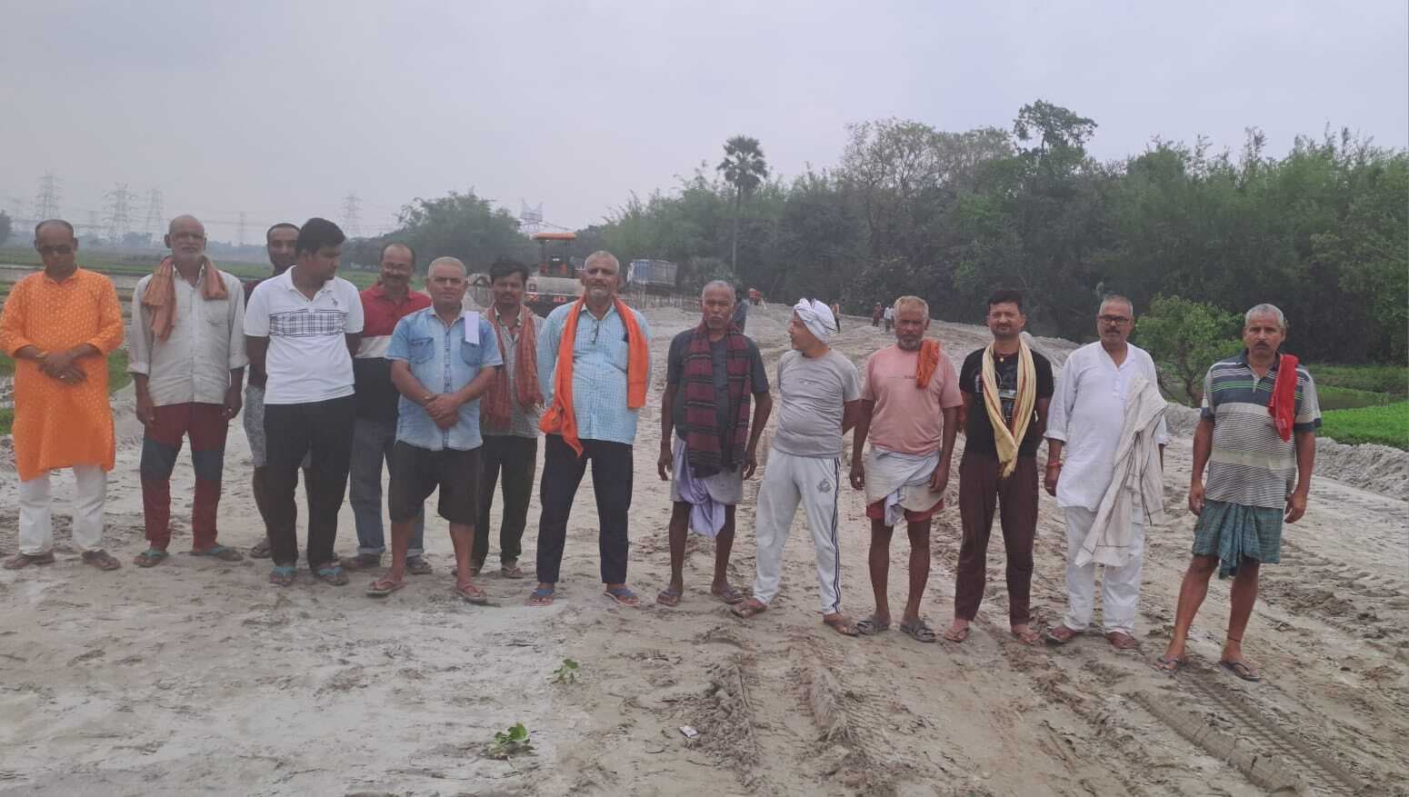 उचित मुआवजा को लेकर भूस्वामियों ने किया विरोध प्रदर्शन