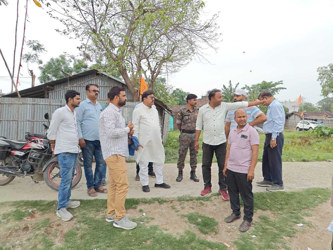 जलजमाव के निदान को 24 नंबर वार्ड में पहुंचे एमएलसी