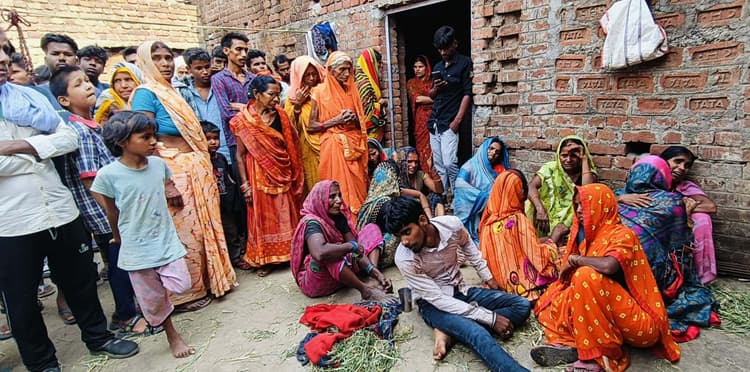 पत्नी की हत्या कर दो बच्चों को लेकर फरार हुआ सनकी