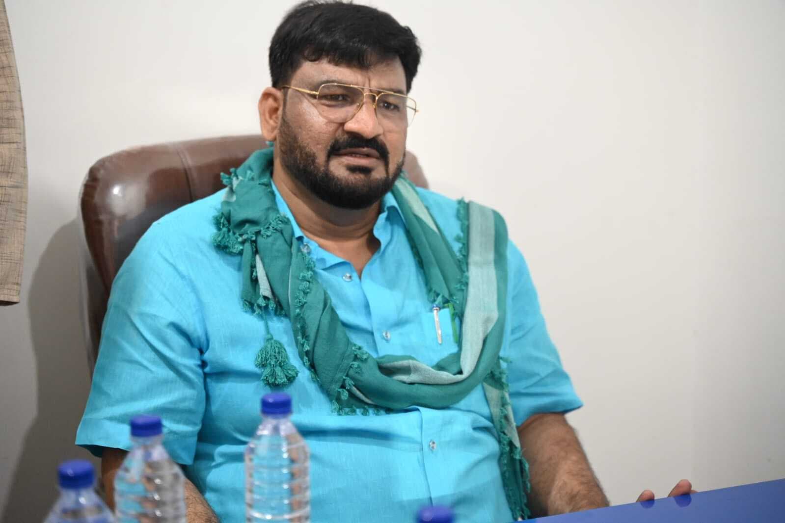 संविधान के प्रति मेरी अटूट निष्ठा : मंत्री