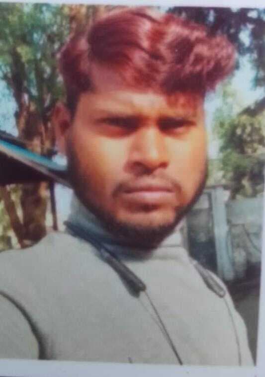 पेड़ से टकरायी बाइक, युवक की मौत