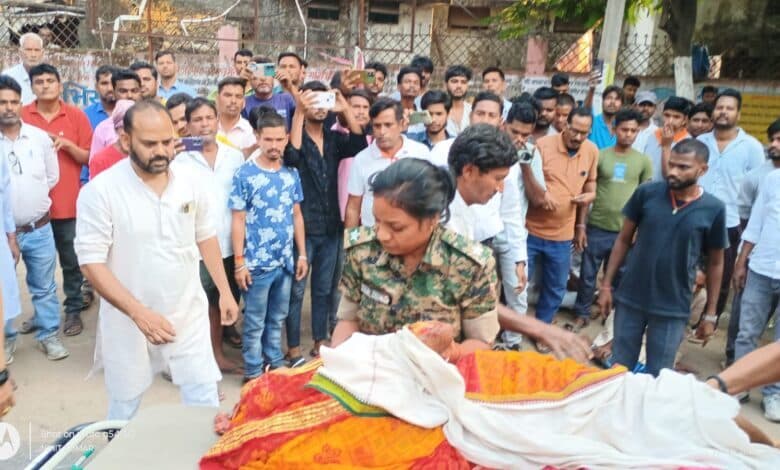 बोरिंग गाड़ी की चपेट में आने से महिला की मौत