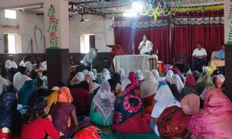 प्रेम, त्याग और क्षमा के प्रतीक हैं यीशु